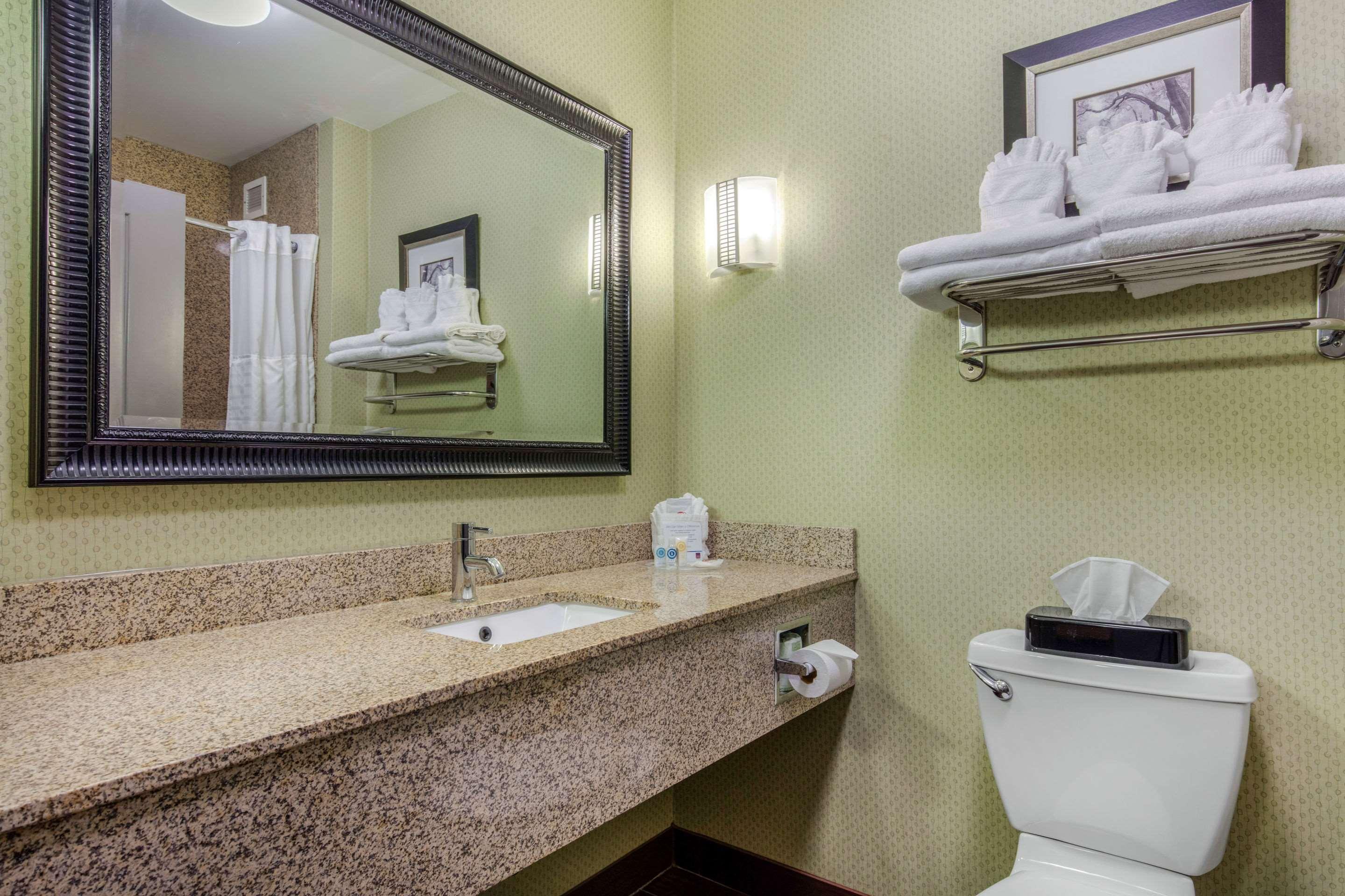 Comfort Suites Jackson I-40 Dış mekan fotoğraf