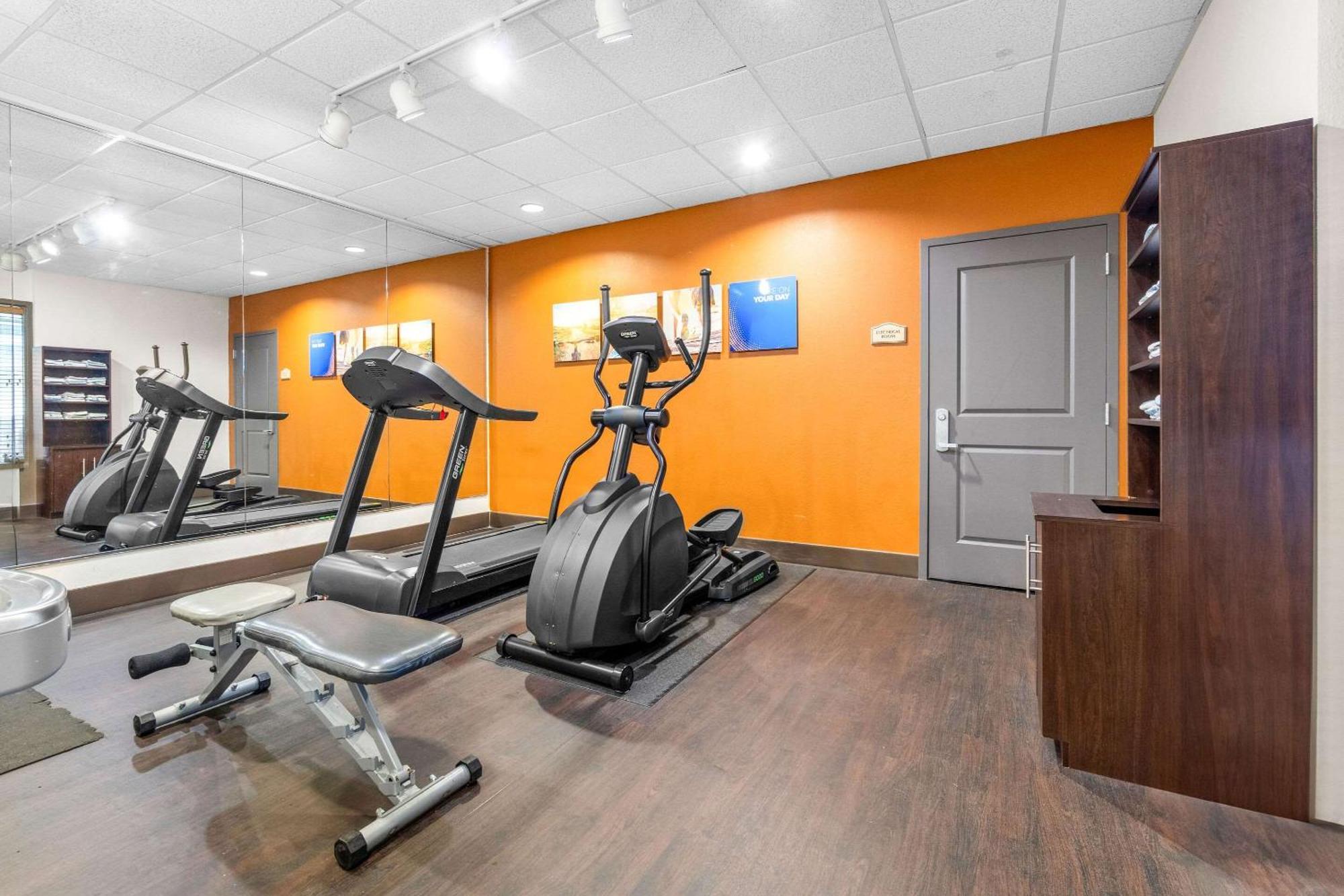 Comfort Suites Jackson I-40 Dış mekan fotoğraf